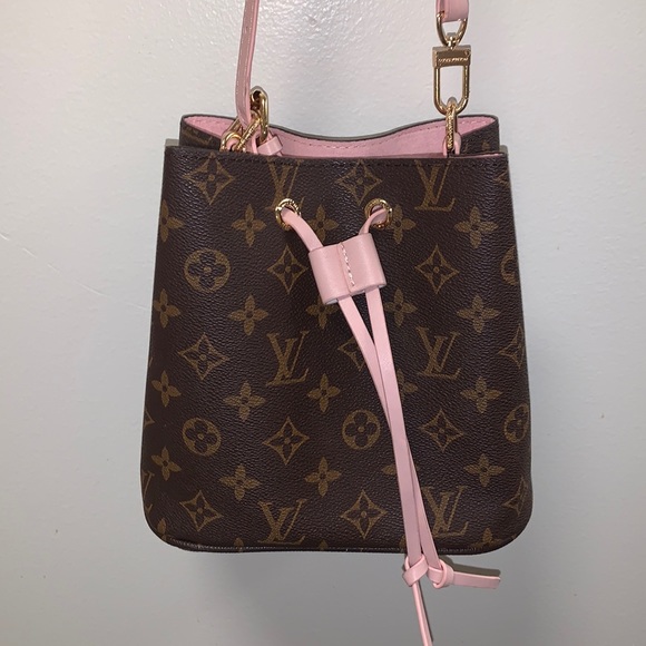 Louis Vuitton Handbags - Louis Vuitton monogram Neonoe Rose Poudre pink canvas shoulder bag